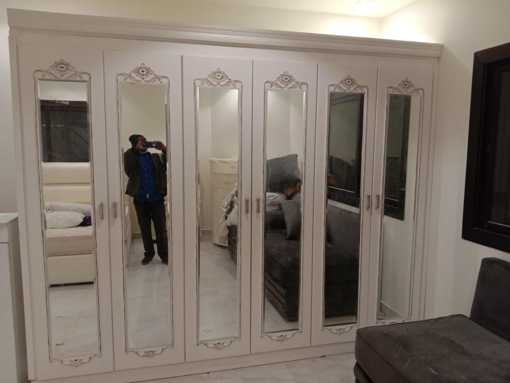 Wardrobes & Closets